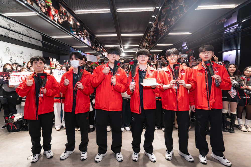 FPX力克DK，Faker线上压制力十足宿命之战成都决赛之夜，让粉丝疯狂欢呼