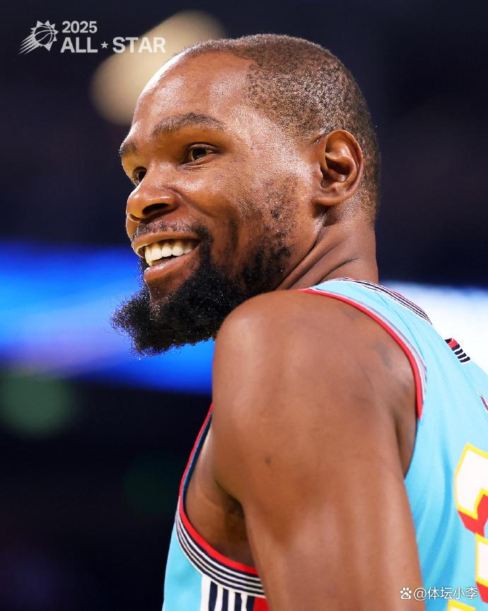 FLY轻取DK，Clid关键团战开团秒人峡谷大战2025世界赛，点燃全场激情