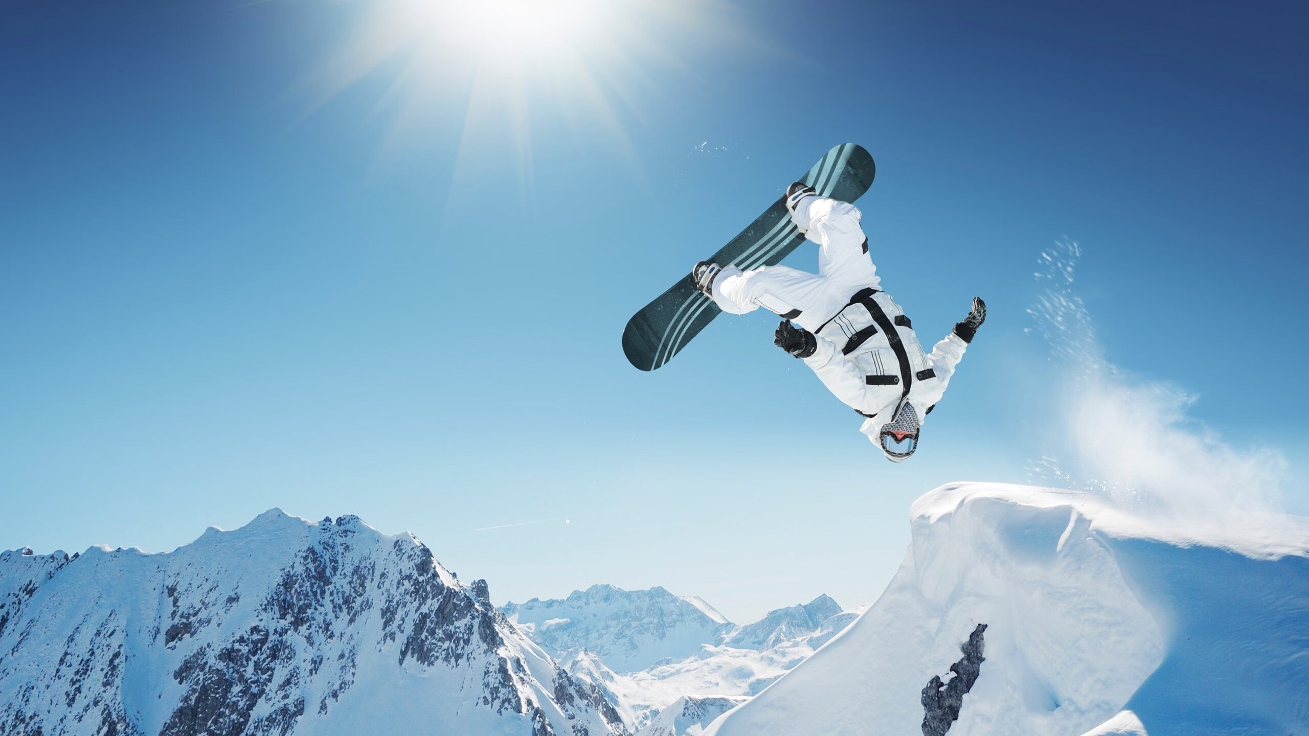 时空折叠？国际米兰力克喀麦隆？托尼统治全场！一场信息错位背后的足球狂想与现实荣光